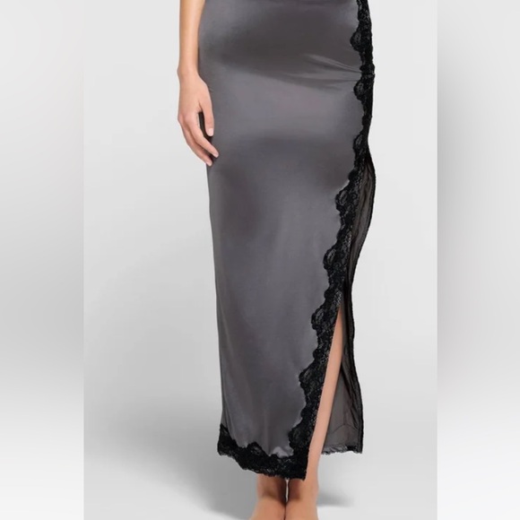 NWT Skims Lace Swim Long Skirt Size Medium Gunmetal with Black Lace - Picture 5 of 8